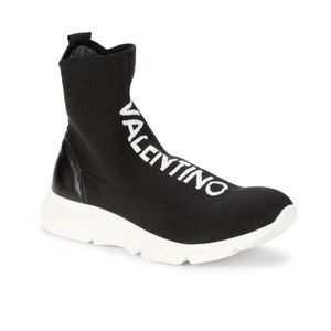 USED. VALENTINO SIZE 9